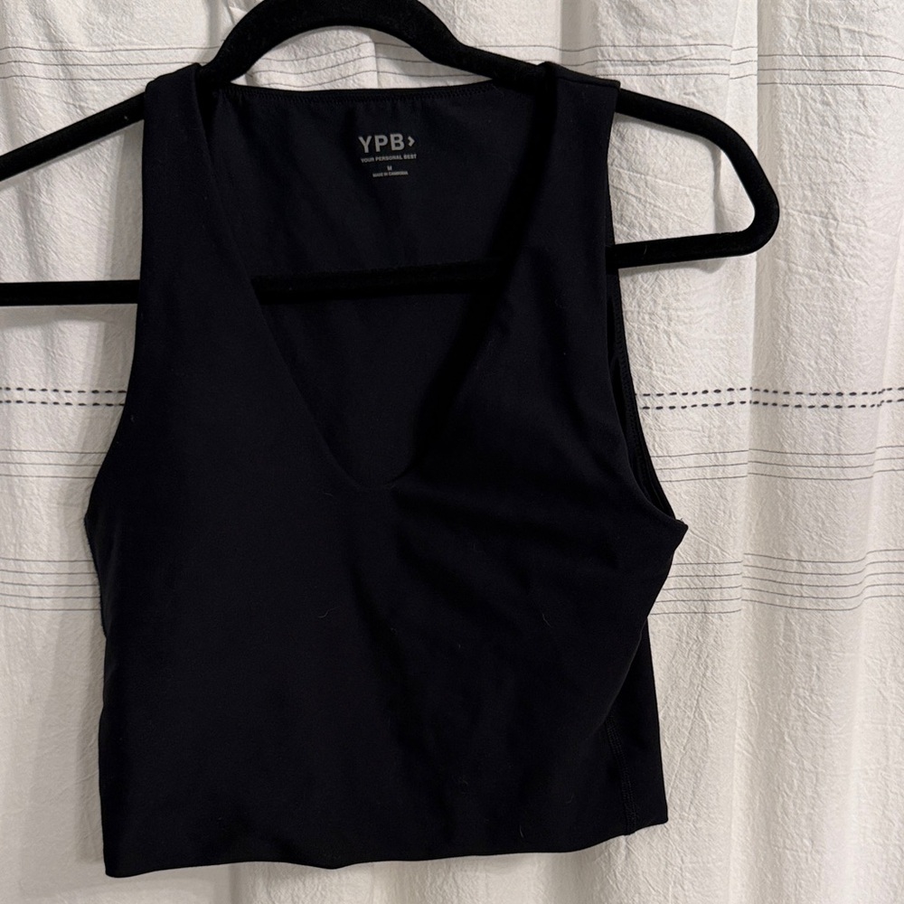 Abercrombie Women's v neck cropped Black padded Tank Top